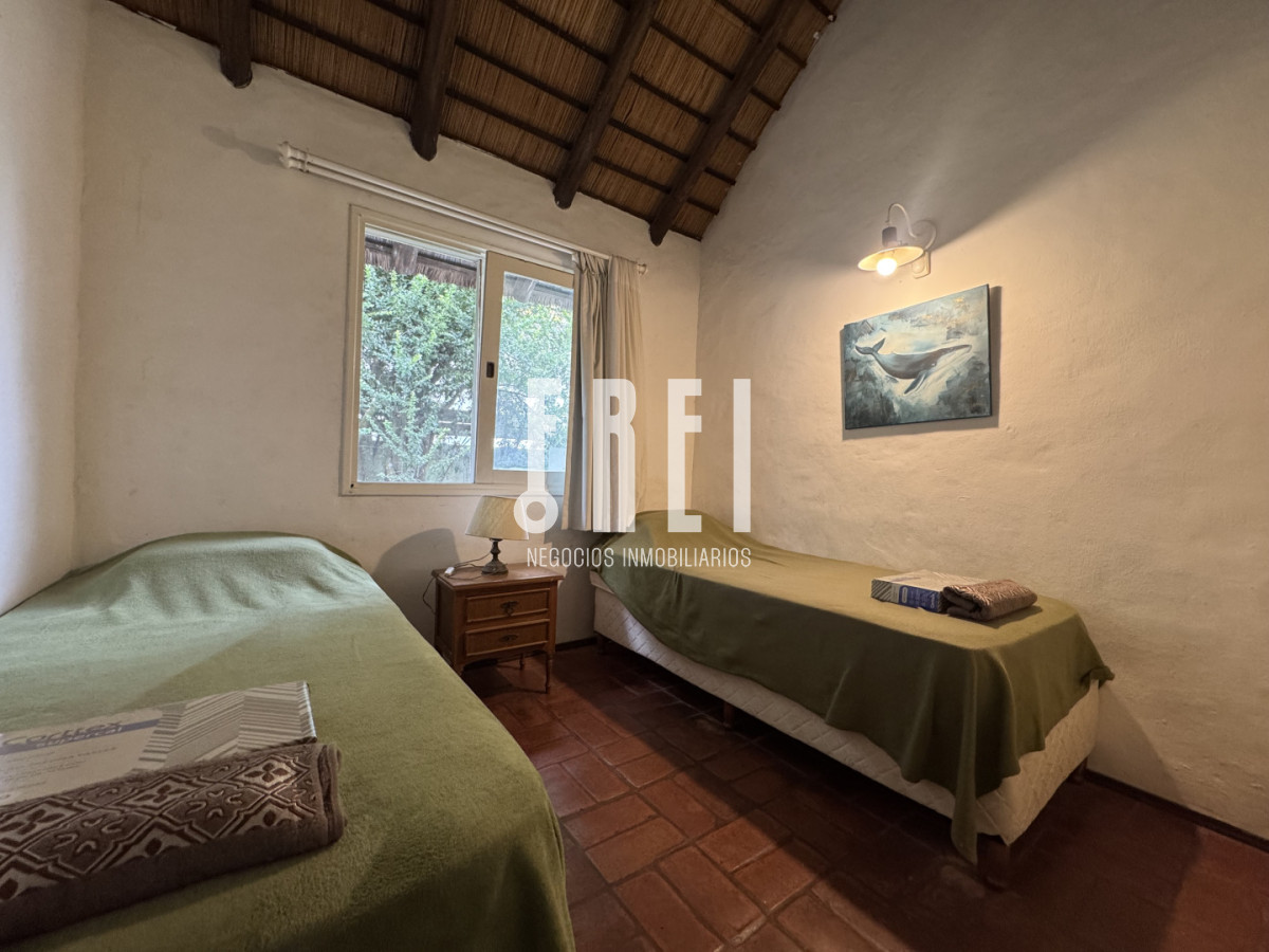 Casa ID.705 - ALQUILER TEMPORAL CASA EN LA BARRA, PUNTA DEL ESTE. CAPACIDAD 9 PERSONAS.