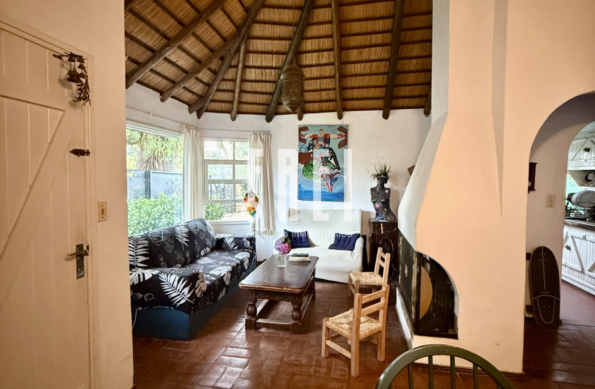 Casa ID.705 - ALQUILER TEMPORAL CASA EN LA BARRA, PUNTA DEL ESTE. CAPACIDAD 9 PERSONAS.