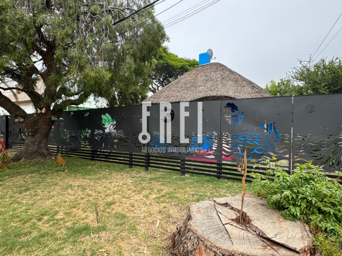 Casa ID.705 - ALQUILER TEMPORAL CASA EN LA BARRA, PUNTA DEL ESTE. CAPACIDAD 9 PERSONAS.
