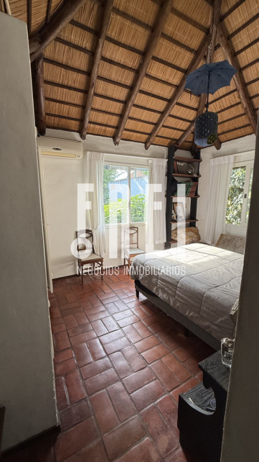 Casa ID.705 - ALQUILER TEMPORAL CASA EN LA BARRA, PUNTA DEL ESTE. CAPACIDAD 9 PERSONAS.