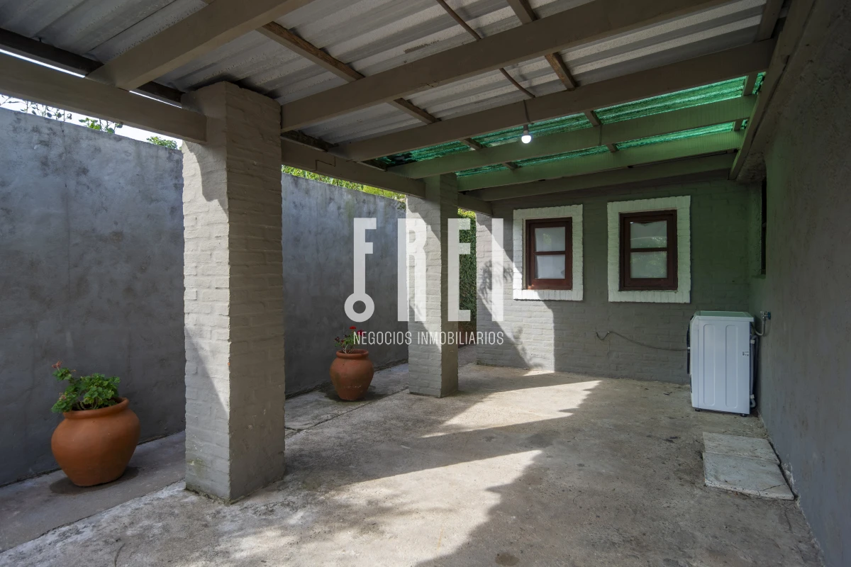 Casa ID.88 - HERMOSA CASA EN VENTA 3 DORMITORIOS+ CASA DE HUESPEDES PISCINA Y PARRILLERO