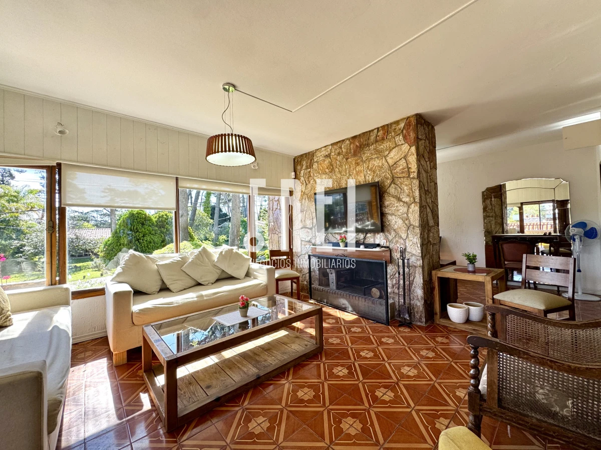 Casa ID.621 - Chalet 4 dormitorios en alquiler temporal Punta del Este