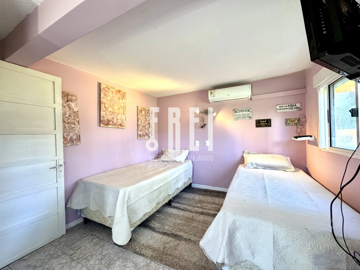 Casa ID.621 - Chalet 4 dormitorios en alquiler temporal Punta del Este