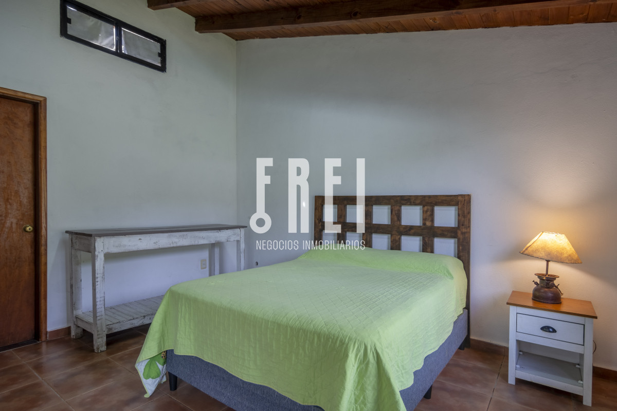 Casa ID.88 - HERMOSA CASA EN VENTA 3 DORMITORIOS+ CASA DE HUESPEDES PISCINA Y PARRILLERO