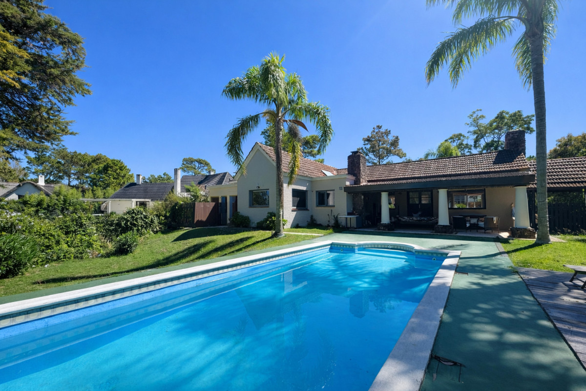 ESPECTACULAR CASA DE 3 DORMITORIOS + DEPENDENCIA EN RINCON DEL INDIO