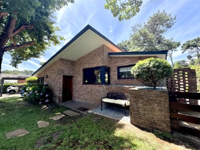  Tu Refugio Ideal en Pinares: A Pasos del Mar