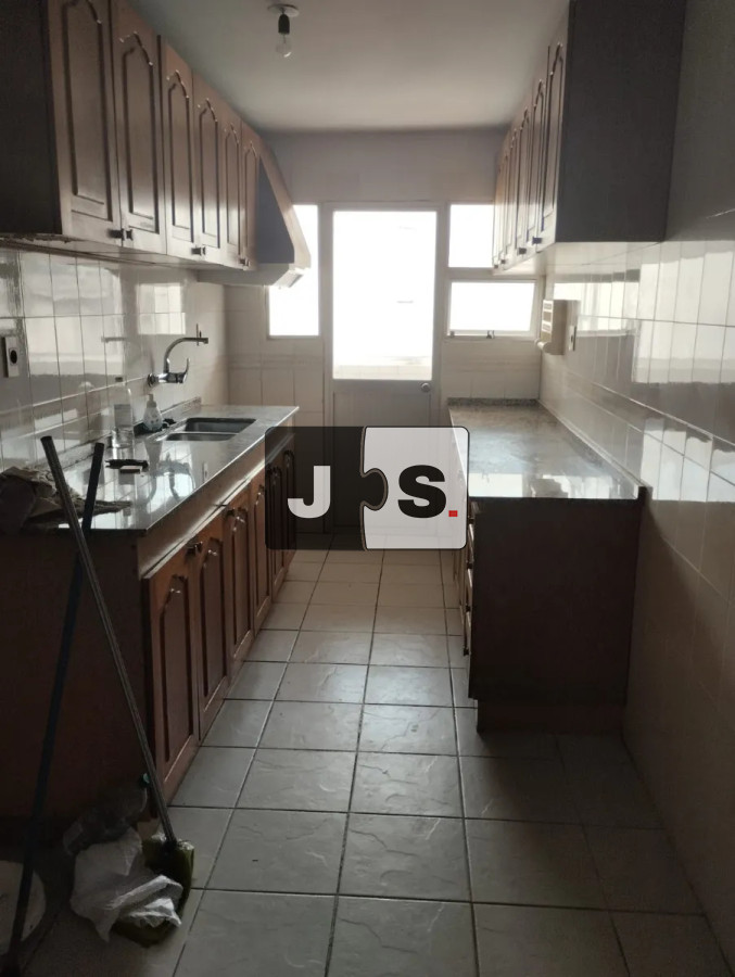 Apartamento ID.3632 - Vendo apartamento de 4 dormitorios en Punta Carretas con cochera