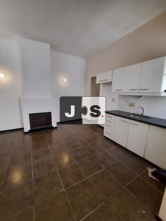 Apartamento ID.3287 - Venta Apartamento 2 Dormitorios, patio interno con parrillero, estufa, Parque Rodó