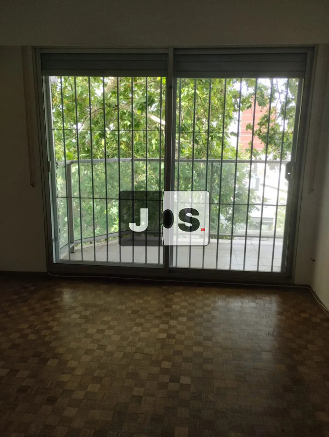 Apartamento ID.3632 - Vendo apartamento de 4 dormitorios en Punta Carretas con cochera