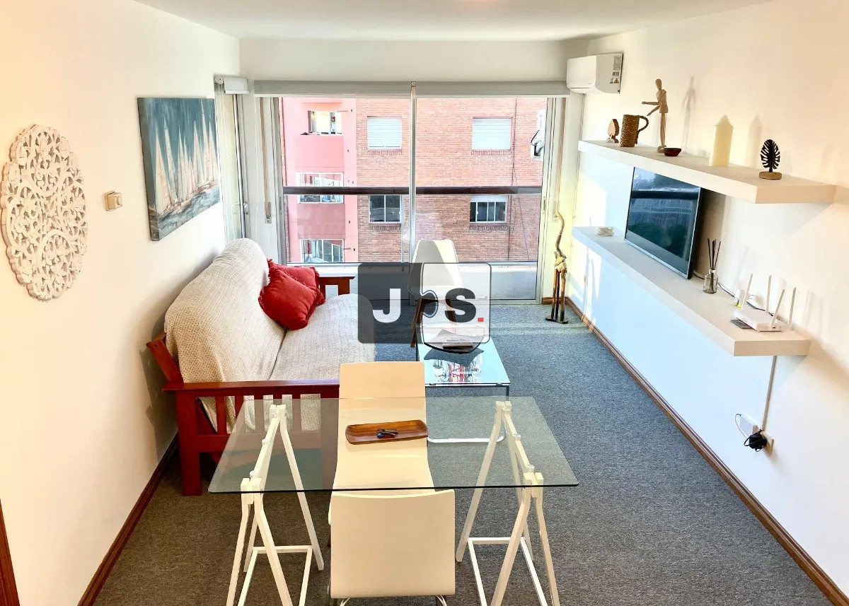 Apartamento ID.3795 - Alquilo apartamento 1 dormitorio ambolado en Punta Carretas