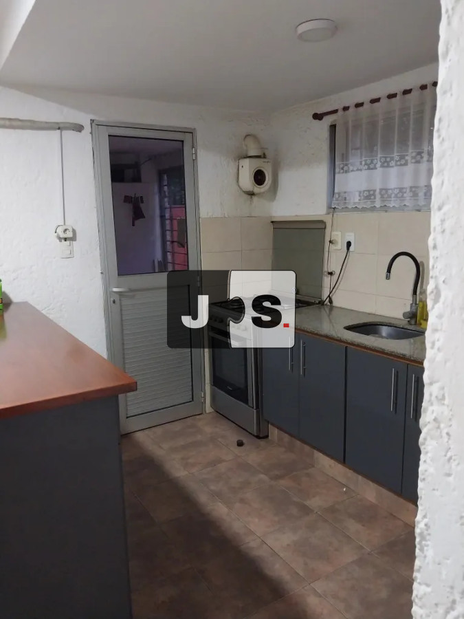 Apartamento ID.3686 - Venta apartamento 2 dormitorios con patio y fondo en Lezica 