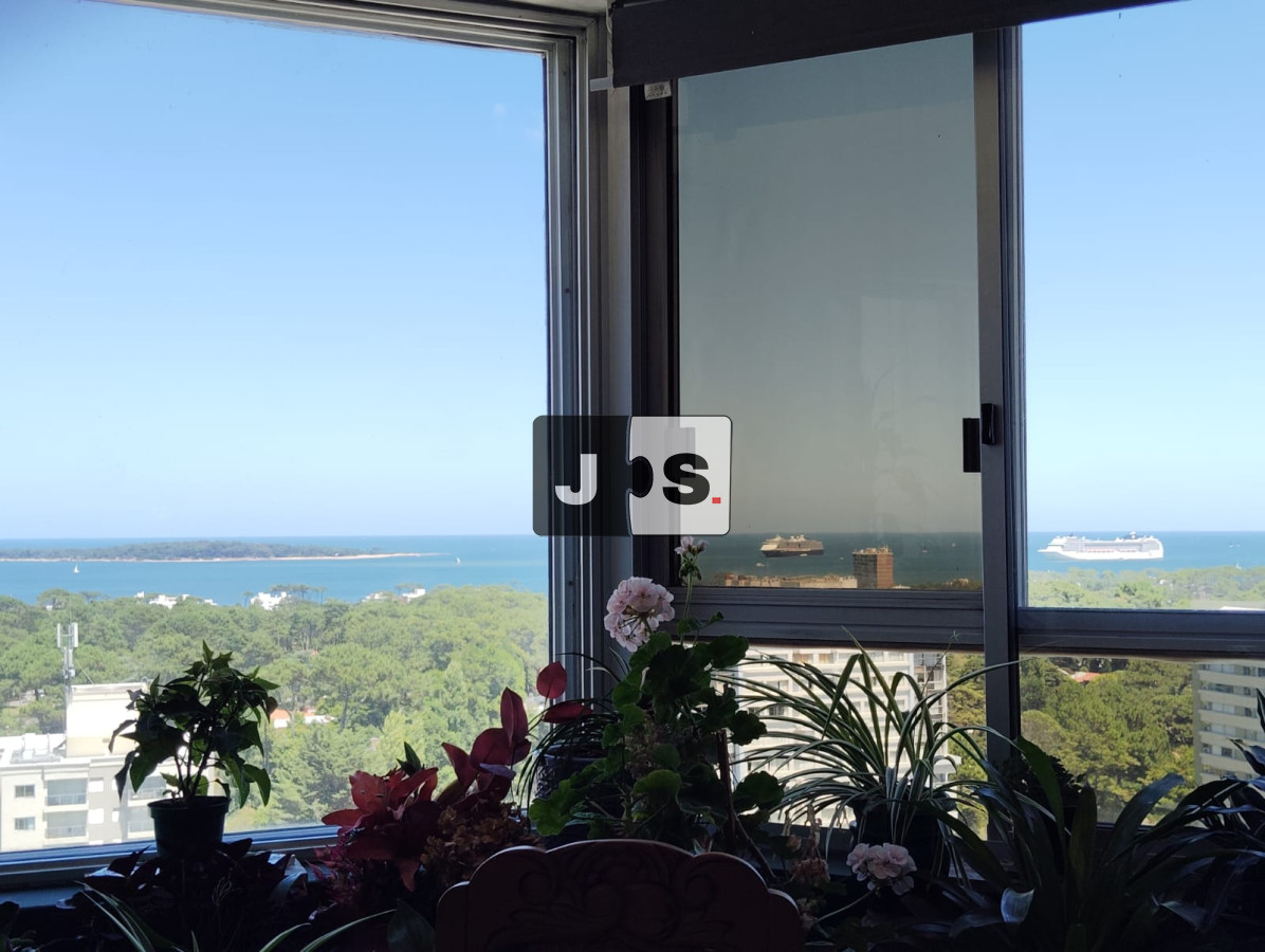 Apartamento ID.2984 - Vendo Apartamento, 4 Dormitorios, 4 Baños, Punta del Este