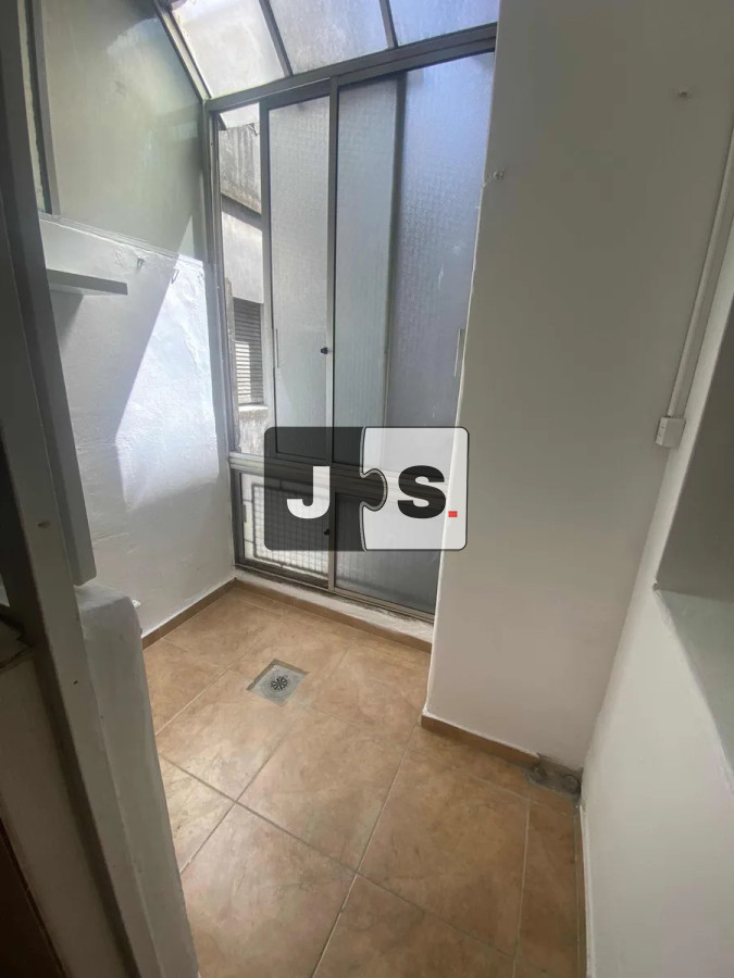 Apartamento ID.4364 - Venta Apartamento 3 dormitorios y 2 baños en Centro 