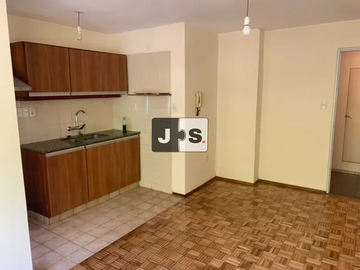 Apartamento ID.4436 - Venta Apartamento en Punta Carretas, 1 dormitorio y 1 baño. Con Garage