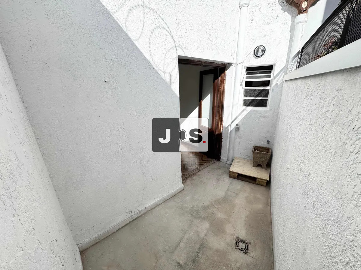 Apartamento ID.4280 - Vendo apartamento tipo casa, 2 dormitorios, patio, Buceo 