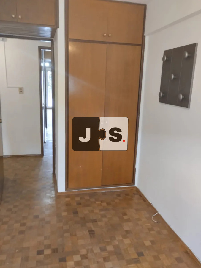 Apartamento ID.3632 - Vendo apartamento de 4 dormitorios en Punta Carretas con cochera