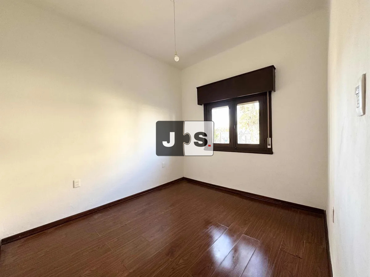 Apartamento ID.4280 - Vendo apartamento tipo casa, 2 dormitorios, patio, Buceo 