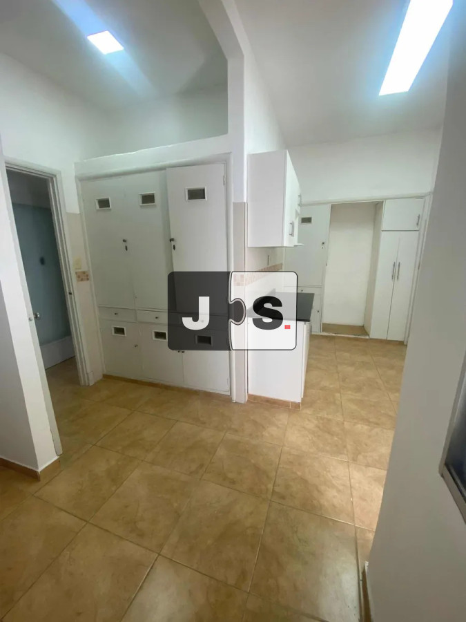 Apartamento ID.4364 - Venta Apartamento 3 dormitorios y 2 baños en Centro 