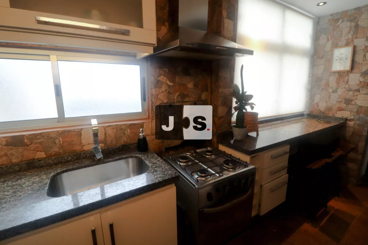 Apartamento ID.2456 - Vendo Apartamento, 4 Dormitorios, 1 Baños, Barrio Cordón 