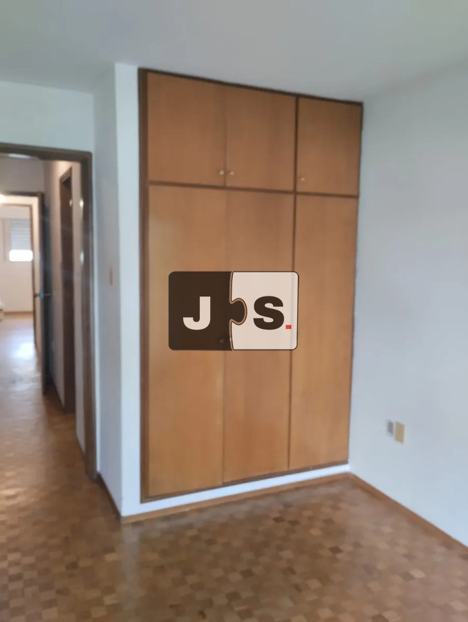Apartamento ID.3632 - Vendo apartamento de 4 dormitorios en Punta Carretas con cochera