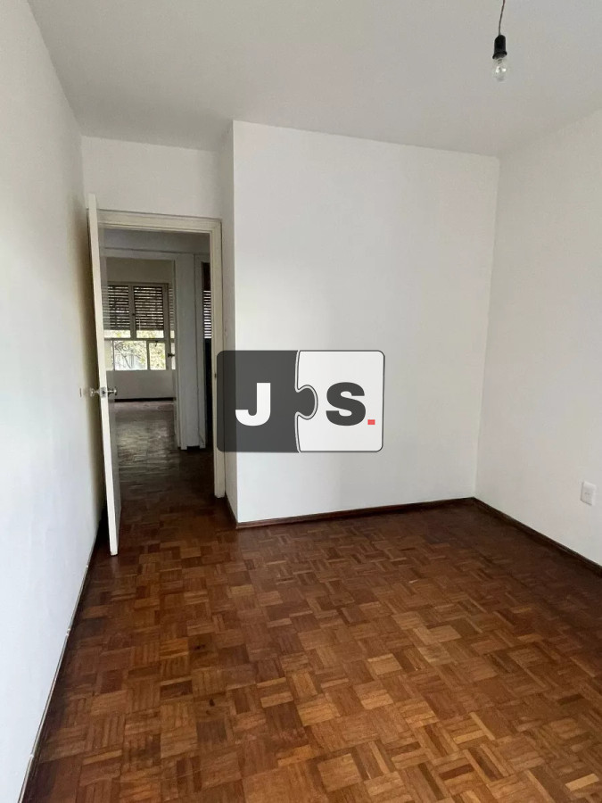 Apartamento ID.3389 - Venta Apartamento 4 Dormitorios y 2 Baños Centro