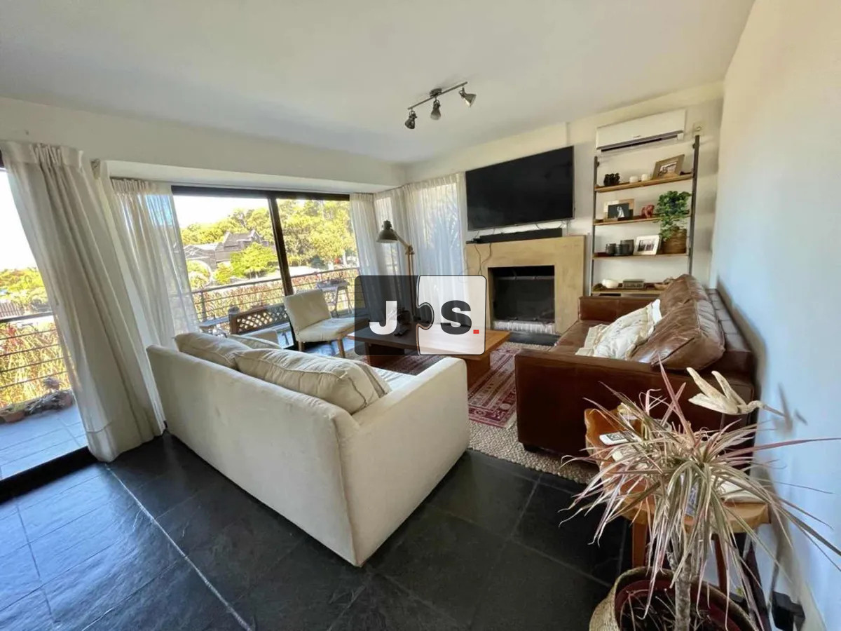 Apartamento ID.4058 - Vendo Apto de 2 dormitorios y  baños en Parque Miramar