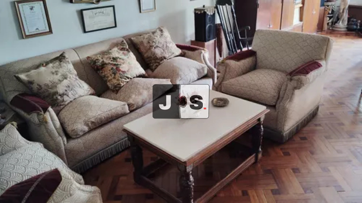 Apartamento ID.2477 - Vendo apartamento 3 dormitorios en Centro con balcón