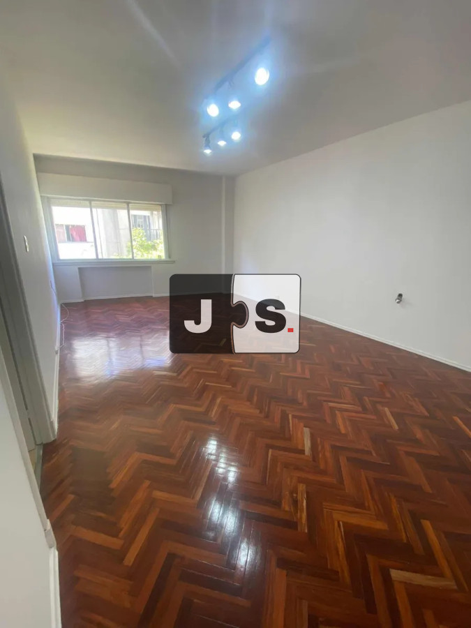Apartamento ID.4364 - Venta Apartamento 3 dormitorios y 2 baños en Centro 