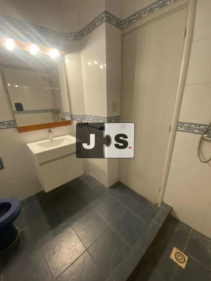 Apartamento ID.4364 - Venta Apartamento 3 dormitorios y 2 baños en Centro 