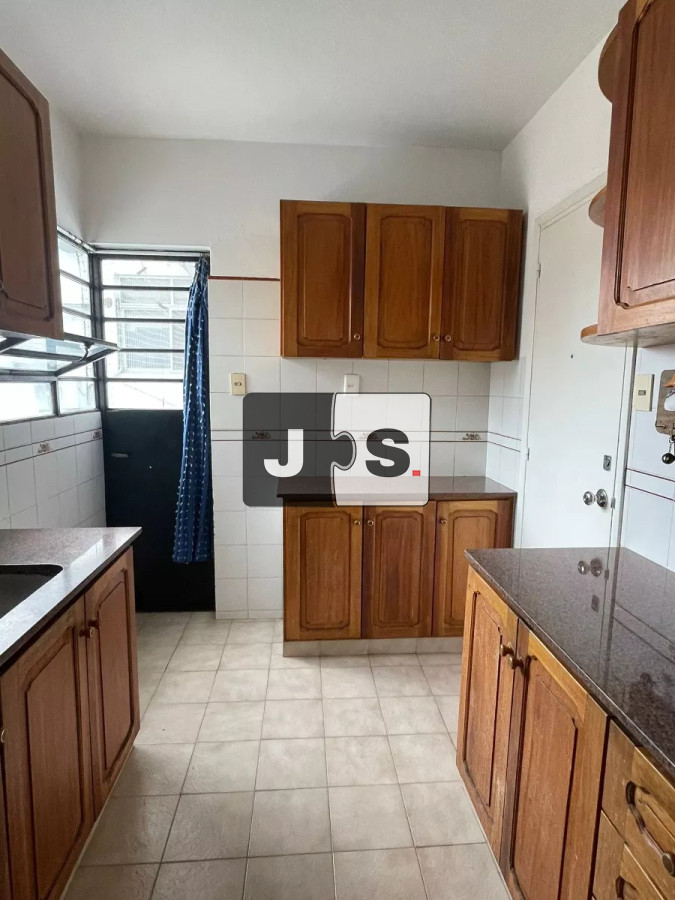 Apartamento ID.3389 - Venta Apartamento 4 Dormitorios y 2 Baños Centro