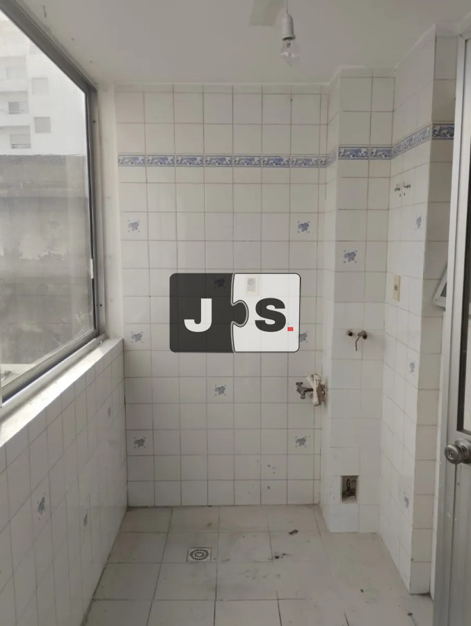 Apartamento ID.3632 - Vendo apartamento de 4 dormitorios en Punta Carretas con cochera