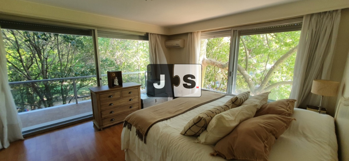 Apartamento ID.1934 - Alquiler Apartamento 3 Dormitorios y 4 Baños con Cochera Doble en Carrasco 