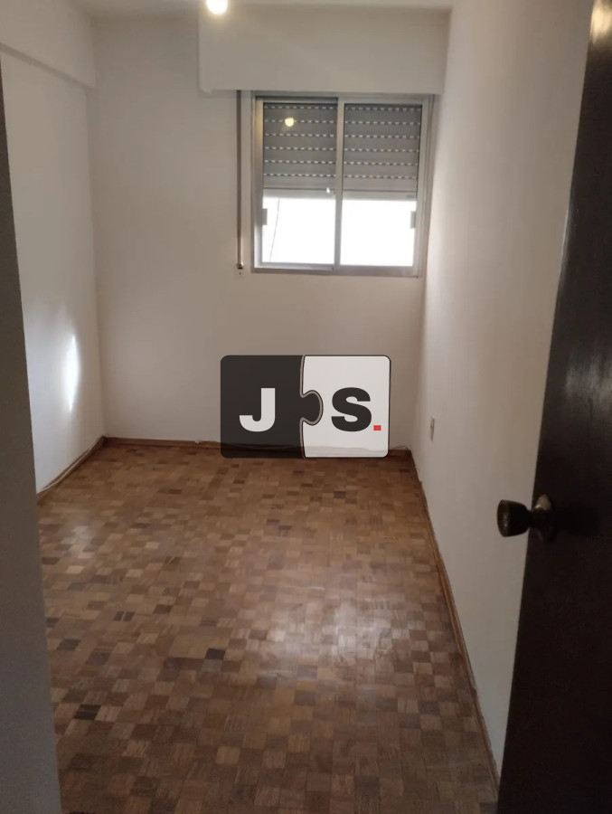 Apartamento ID.3632 - Vendo apartamento de 4 dormitorios en Punta Carretas con cochera