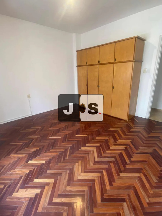 Apartamento ID.4364 - Venta Apartamento 3 dormitorios y 2 baños en Centro 