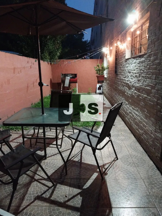 Apartamento ID.3686 - Venta apartamento 2 dormitorios con patio y fondo en Lezica 