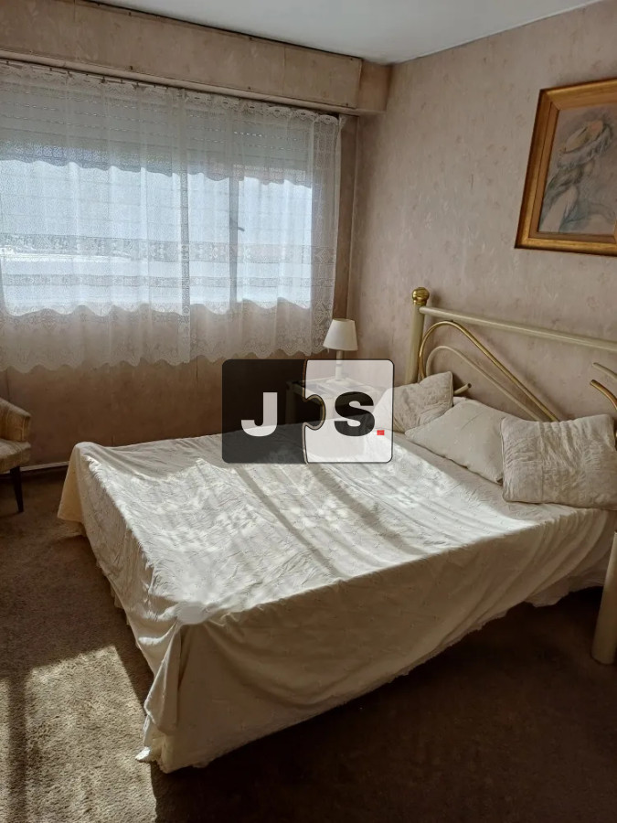Apartamento ID.4422 - Vendo apartamento 3 dormitorios, 2 baños, cochera, Pocitos