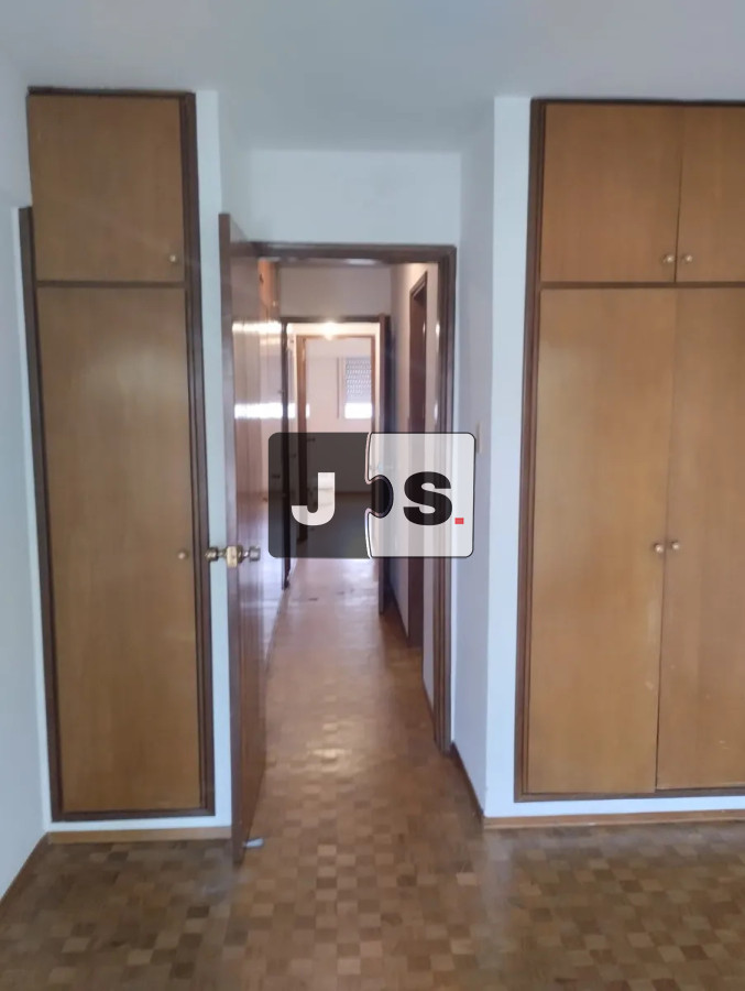 Apartamento ID.3632 - Vendo apartamento de 4 dormitorios en Punta Carretas con cochera
