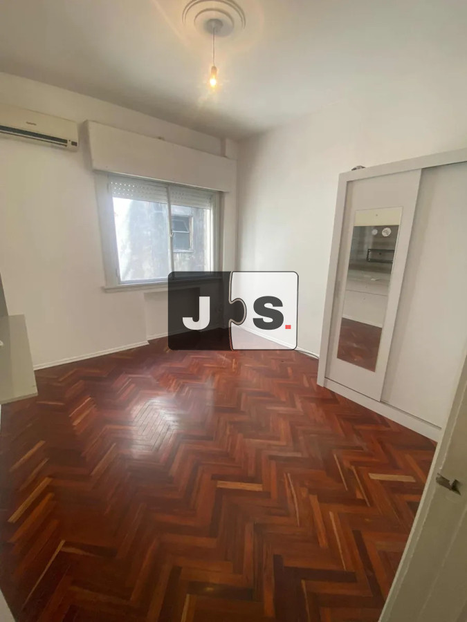 Apartamento ID.4364 - Venta Apartamento 3 dormitorios y 2 baños en Centro 