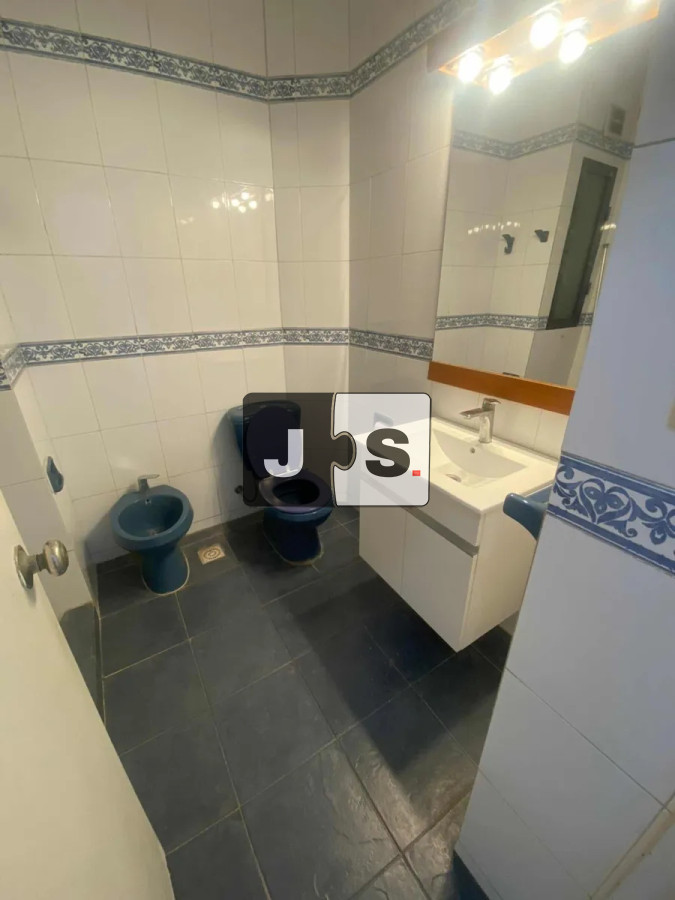 Apartamento ID.4364 - Venta Apartamento 3 dormitorios y 2 baños en Centro 