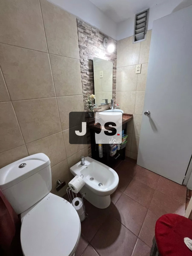 Apartamento ID.1633 - Venta Apartamento 1 dormitorio sobre 18 de julio con Renta