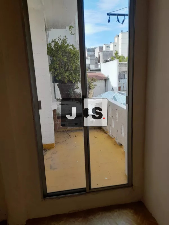 Apartamento ID.2908 - Alquilo apartamento, 4 dormitorios, 2 baño,  Barrio Cordón