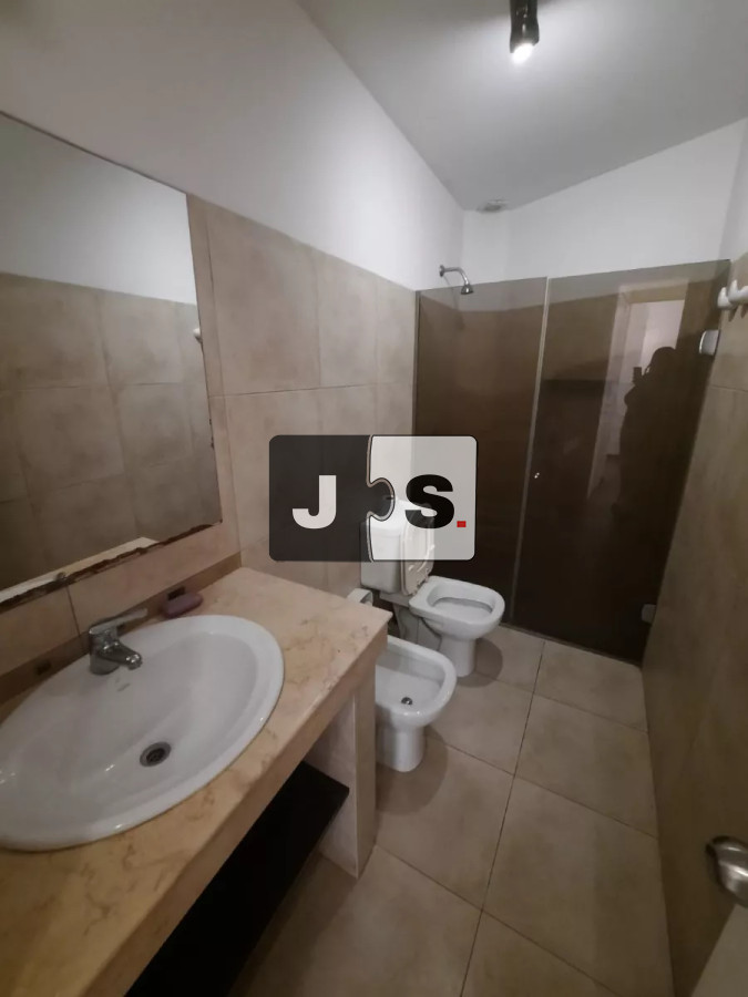 Apartamento ID.3287 - Venta Apartamento 2 Dormitorios, patio interno con parrillero, estufa, Parque Rodó
