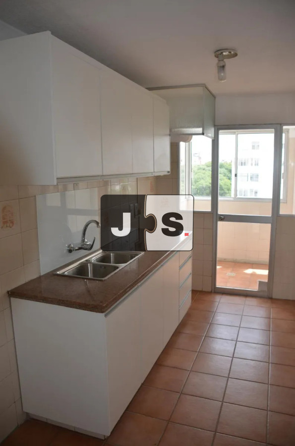 Apartamento ID.3850 - Alquilo apartamento de 3 dormitorios y garage fijo en Punta Carretas