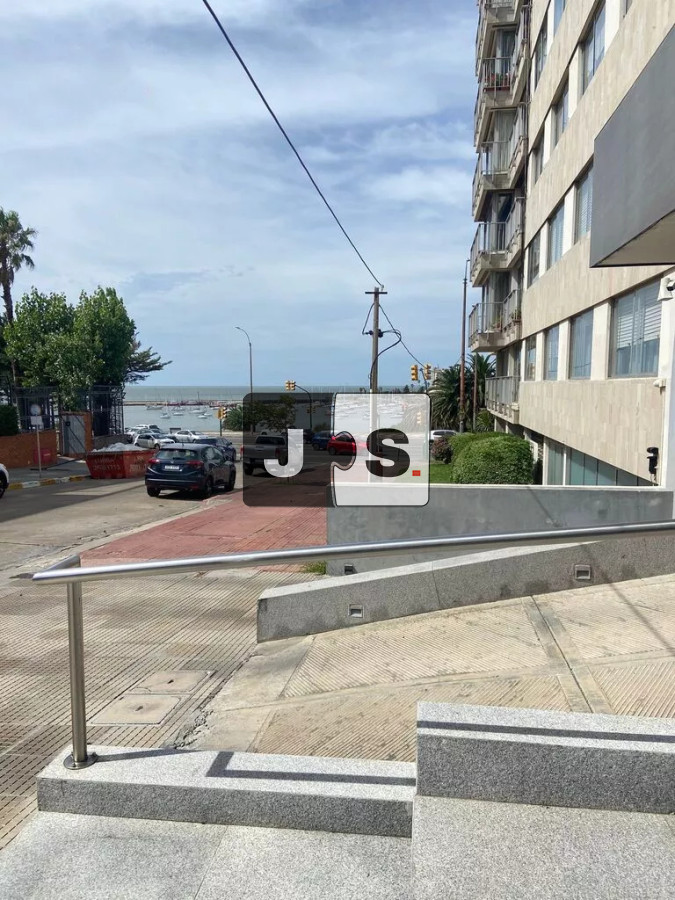 Apartamento ID.2859 - Vendo Apartamento, 2 Dormitorios, 2 Baños, Garege Fijo, Barrio Puerto Buceo