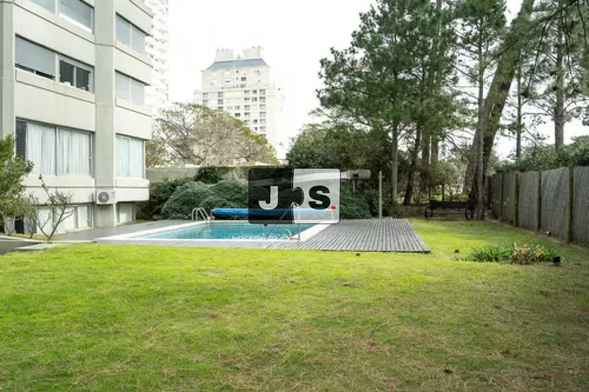 Apartamento ID.2984 - Vendo Apartamento, 4 Dormitorios, 4 Baños, Punta del Este