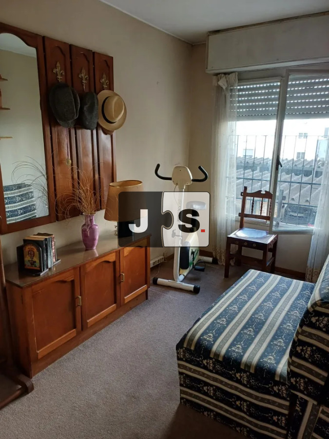 Apartamento ID.4422 - Vendo apartamento 3 dormitorios, 2 baños, cochera, Pocitos