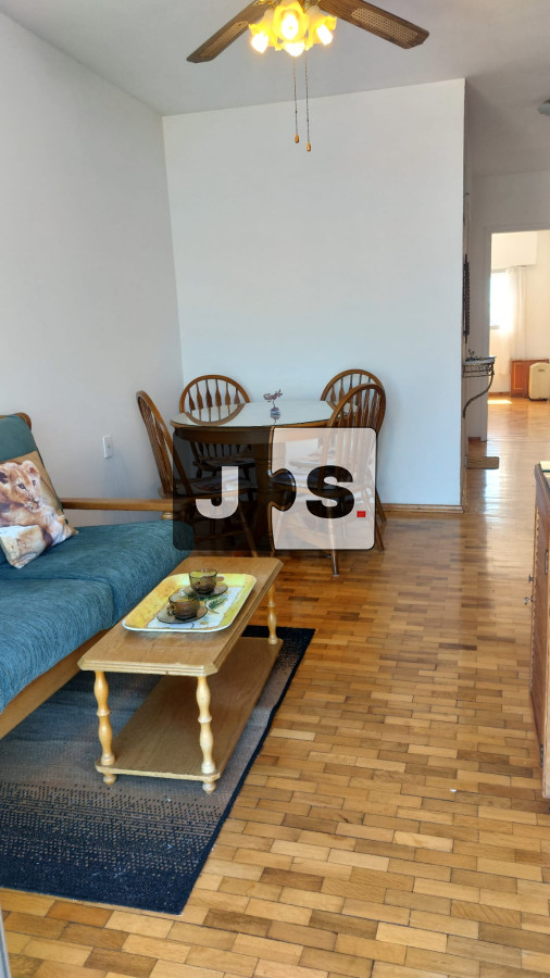 Apartamento ID.2599 - Alquilo apartamento 1 dormitorio en Centro amoblado con balcón