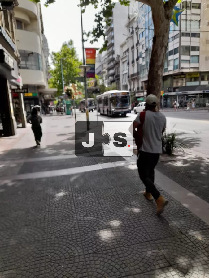 Apartamento ID.2908 - Alquilo apartamento, 4 dormitorios, 2 baño,  Barrio Cordón