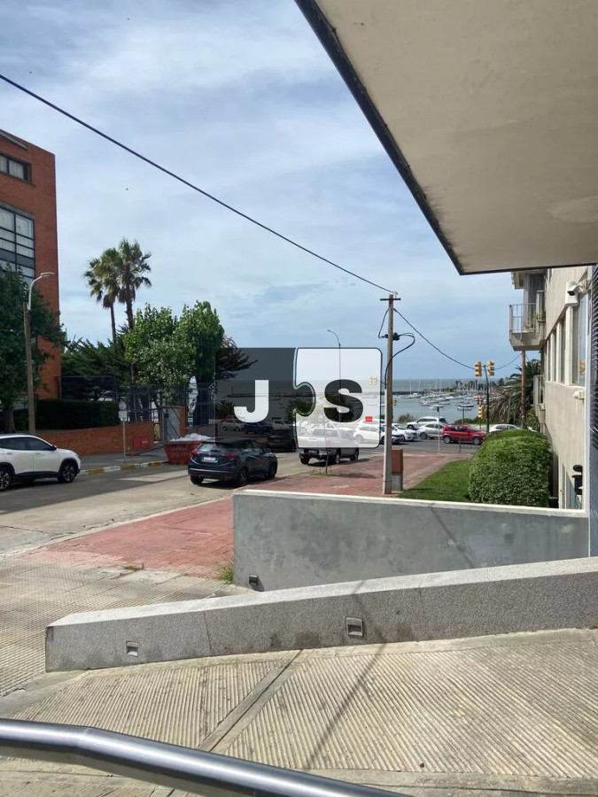 Apartamento ID.2859 - Vendo Apartamento, 2 Dormitorios, 2 Baños, Garege Fijo, Barrio Puerto Buceo