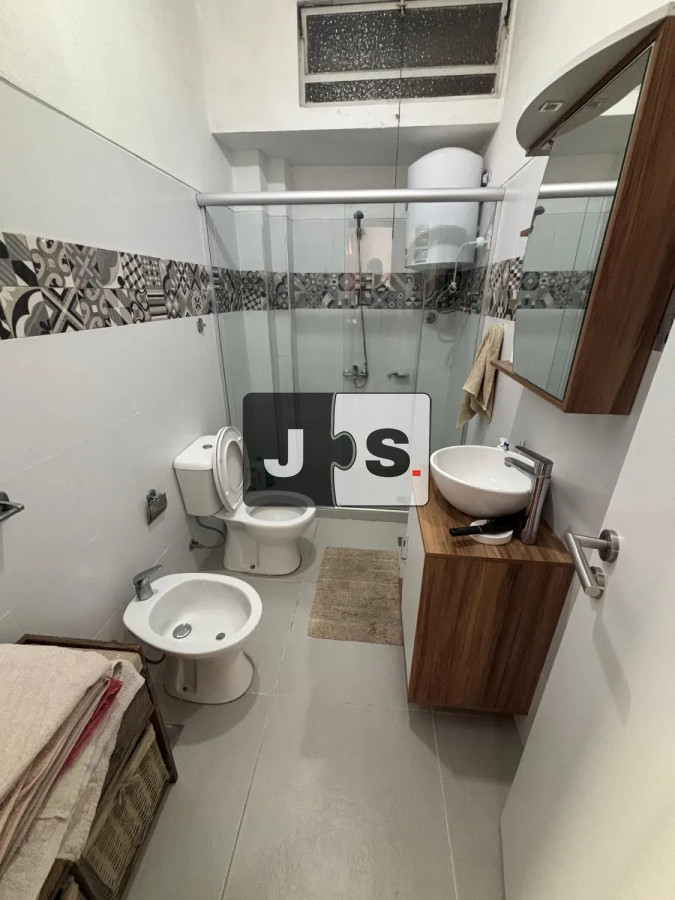 Apartamento ID.2532 - Vendo apartamento de 2 dormitorios en el Centro con patio